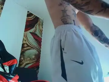 Chaturbate Live Sex Cam of luke_davis01