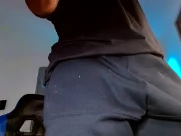 Chaturbate Live Sex Cam of sexyboy_bigclit