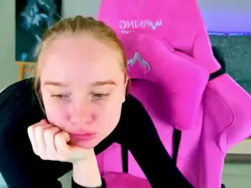 Chaturbate Live Sex Cam of shawty_miia