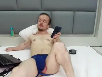 Chaturbate Live Sex of midgettripod1