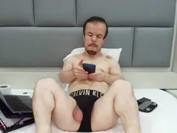 Chaturbate Adult Video Chat of midgettripod1