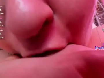 Chaturbate Watch Live Sex Cams of cutieeeandlove