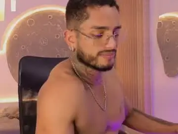 Chaturbate Free Live Porn of alanrodgers2_0