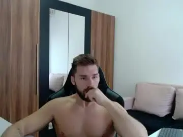 Chaturbate Live Sex Cam of darius_94