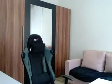 Chaturbate Adult Webcams of darius_94