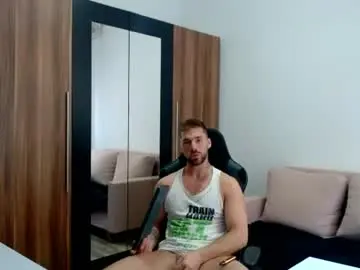 Chaturbate Live Sex of darius_94
