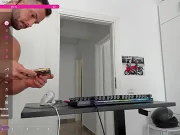 Chaturbate Watch Live Sex Cams of hard_chriss