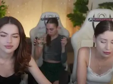 Chaturbate Live Sex Cam of kira0541
