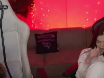 Chaturbate Live Sex Cam of kira0541