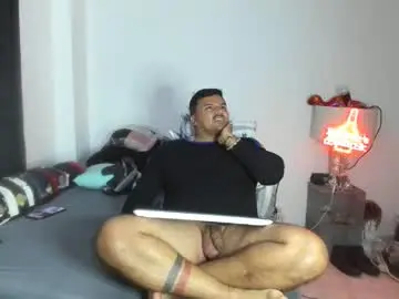 Chaturbate Best live sex cam show of pikoro_gomez