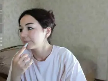 Chaturbate Live Sex Cam of tiny_sparkling