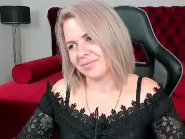 Chaturbate Best live sex cam show of adeleravelle