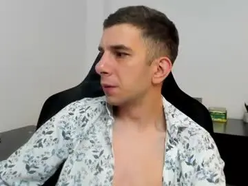 Chaturbate Live Sex Cam of ryandusk