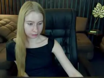 Chaturbate Live Sex Cam of alina__blonde