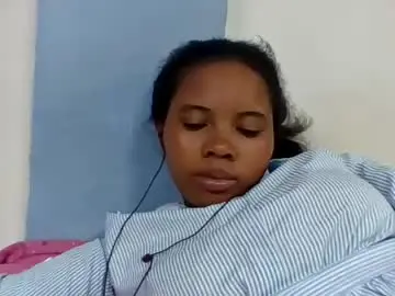 Chaturbate Live Sex Cam of alydie7