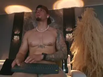 Chaturbate Adult Webcam of camiloalvarezzz3
