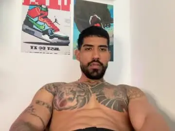 Chaturbate Free Porn Cam of myke_esthetic