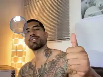 Chaturbate Live Sex Cam of myke_esthetic
