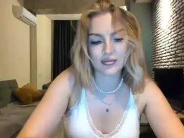 Chaturbate Live Sex Cam of hi_lina