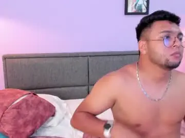 Chaturbate Live Sex Cam of pauljones__