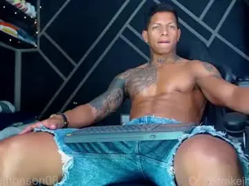 Chaturbate Watch Live Sex Cams of drake_jhonson08