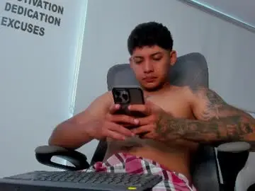 Chaturbate Sex Cam of lunay_xtreemboy