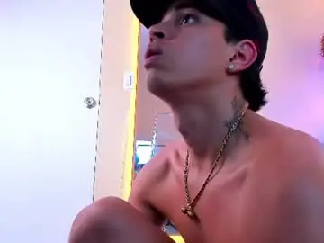 Chaturbate Best live sex cam show of benjamin_more