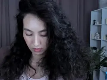 Chaturbate Live Sex Cam of yummy_lamii