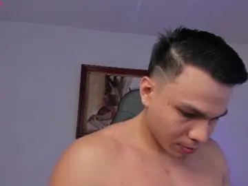 Chaturbate Live Sex Cam of roy__constance