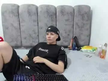 Chaturbate Live Sex Cam of bruno_cruz