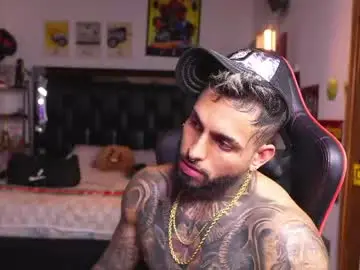 Chaturbate Watch Live Sex Cams of logan_hugh8