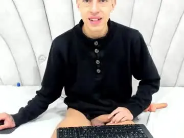 Chaturbate Live Sex Cam of thiagos19