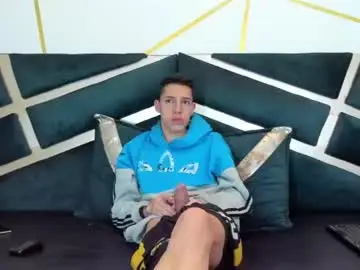 Chaturbate Live Sex Cam of thiagos19