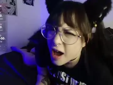 Chaturbate Nude Webcam of midnightkitten_