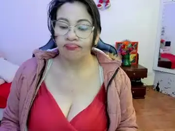 Chaturbate Adult Video Chat of esmeralda_milf1