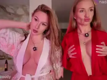 Chaturbate Live Porn of mia_cloudy