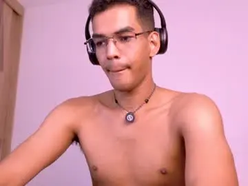 Chaturbate Adult Video Chat of pikashuu7u7