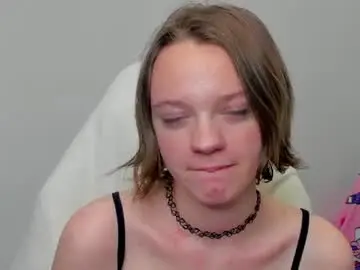Chaturbate Live Sex Cam of lindaa_bell