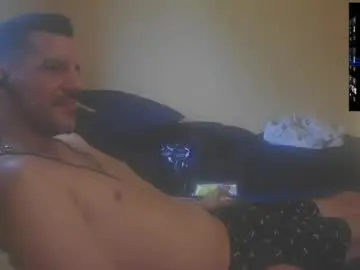 Chaturbate Live Sex Cam of bigcawwwk