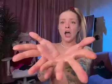 Chaturbate Live Sex Cam of lili_01