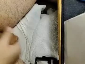 Chaturbate Live Sex of small_1986