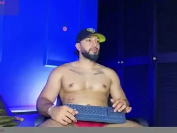Chaturbate Live Porn of ennzo_01