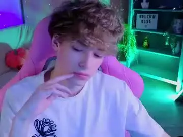 Chaturbate Sex Cam of curly_twinkboy