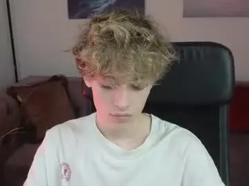 Chaturbate Adult Webcams of curly_twinkboy