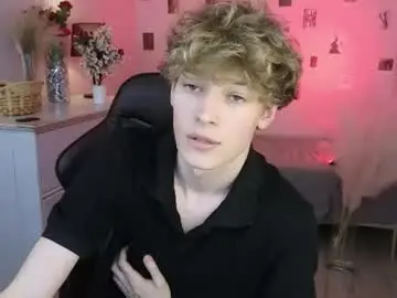 Chaturbate Watch Live Sex Cams of curly_twinkboy