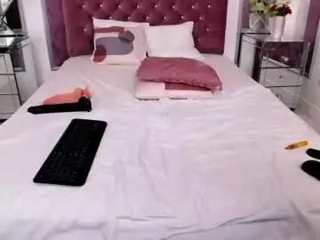 Chaturbate Live Sex Cam of miamckena