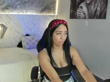 Chaturbate Live Sex Cam of esmeralda__18