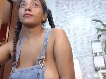 Chaturbate Live Sex Cam of nicolle4