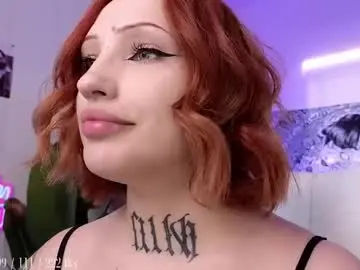 Chaturbate Live Sex Cam of violetvio1ator