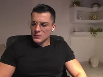 Chaturbate Free Live Porn of maximohoot